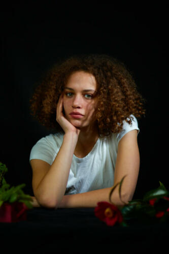 Shooting photo portrait en studio premium avec Clare VELTHOEK